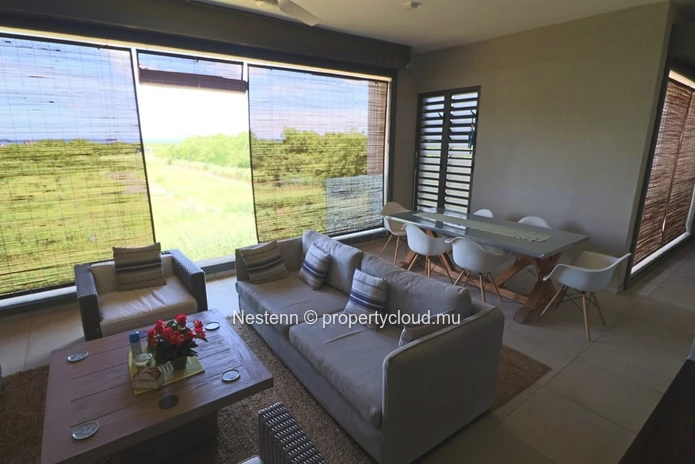 Luxury apartment with sea view - 3 bedrooms, top floor 