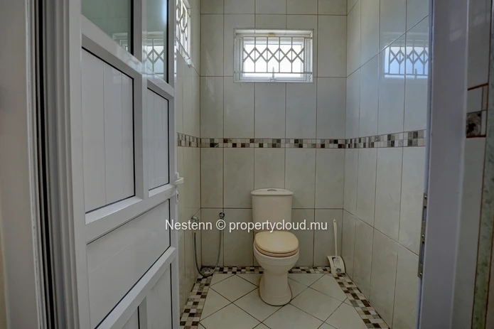 Charming traditional 280 m² house with 4 bedrooms