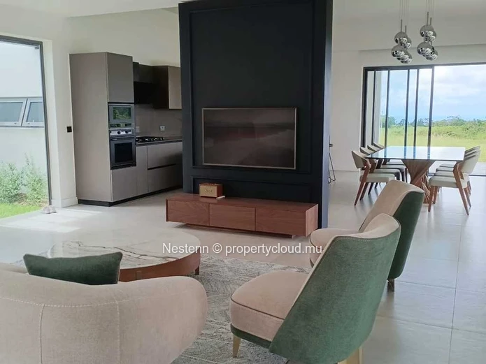 Villa de 285 m2 sur 1000 m2 de jardin au cœur de la nature