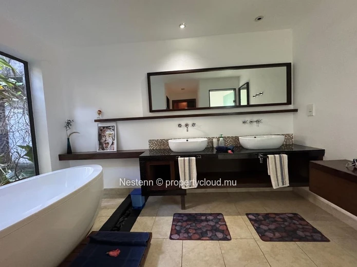 Villa d'exception au cœur d'un domaine privé