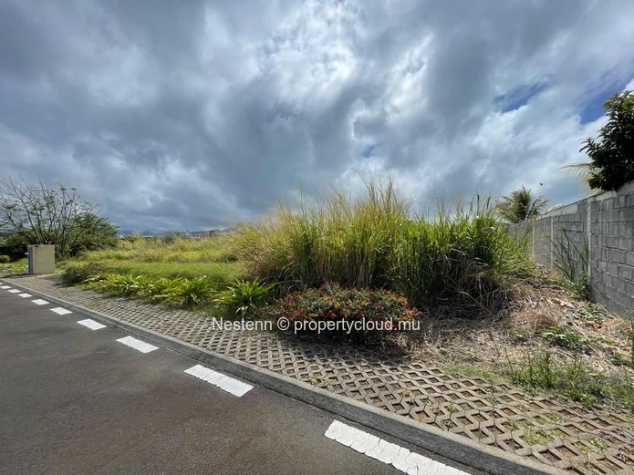 Residential Land of 634.51 M²/15 Perches.
