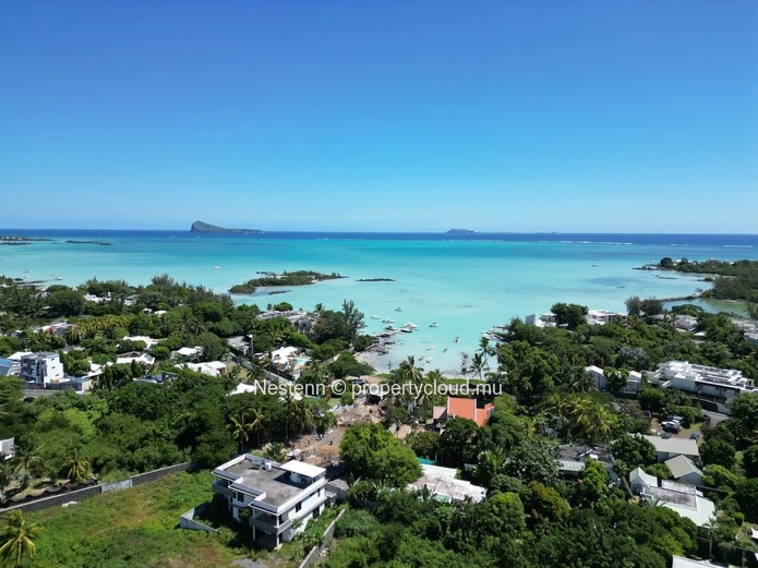 Vie de luxe dans un penthouse avec vue panoramique sur l'océan