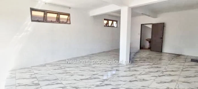 Commercial space of 67 m² 