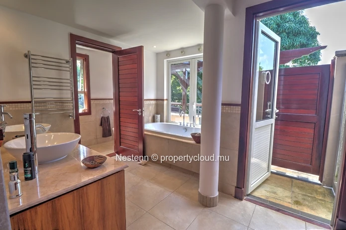 Villa de 3 chambres au sein d'un domaine golfique de renom.