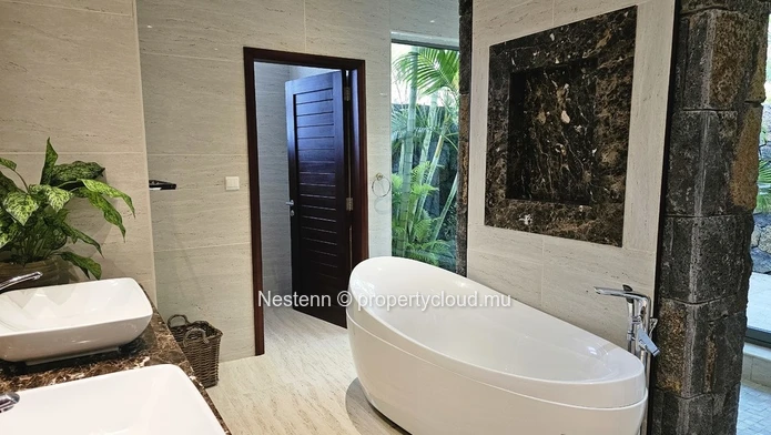 Villa de 8 chambres dans le prestigieux Golf Estate
