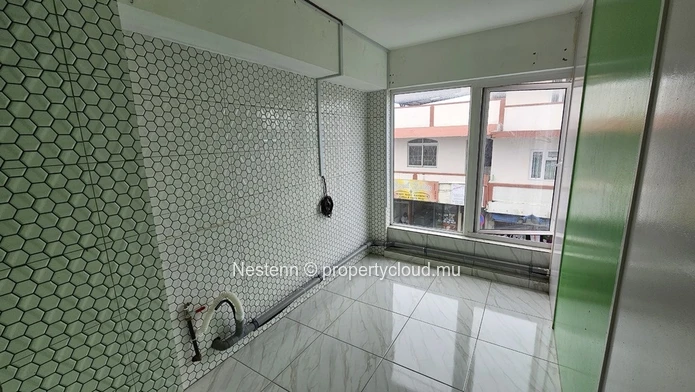 150 m² commercial space ideally located near the station and shops