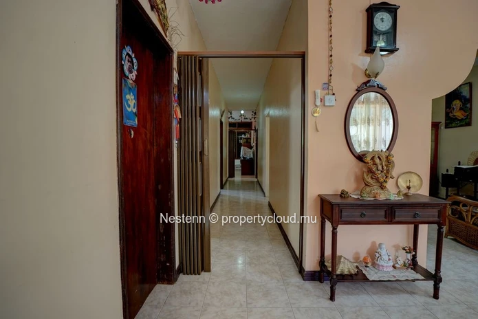 Maison de 200 m², construite sur un terrain de 241 m² 