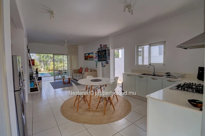 Townhouse de 3 Chambres avec piscine