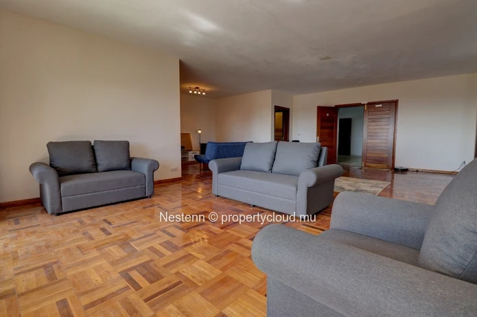 Elegant furnished penthouse with stunning views