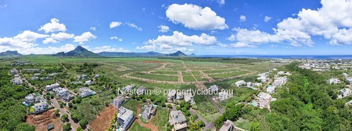Superb residential plot in a quiet and secure environment, close to the sea. 