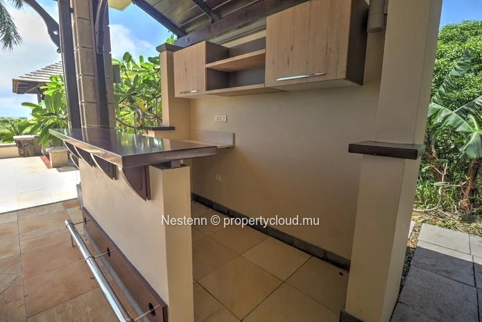 Spectacular colonial-style 4-bed villa 