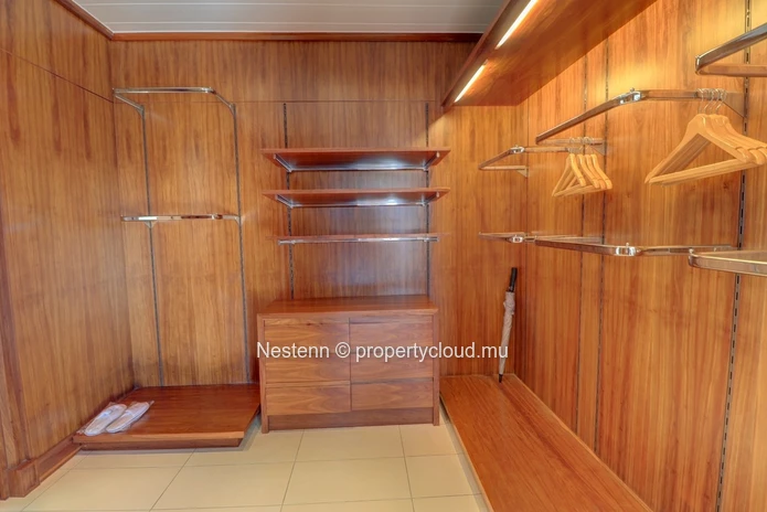 Beautiful 5-bed sea view villa on Ernie Els Golf Course