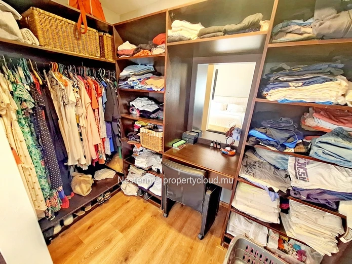 Superbe villa spacieuse de 4 chambres, située dans un quartier résidentiel calme et recherché