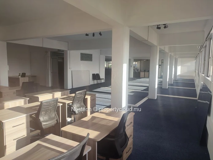 Furnished office on the 3rd floor with stunning views of the city center