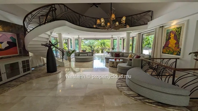 Villa de 8 chambres dans le prestigieux Golf Estate