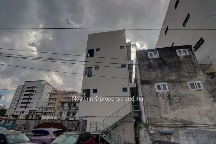 Modern commercial building – Strategic location, ready to operate