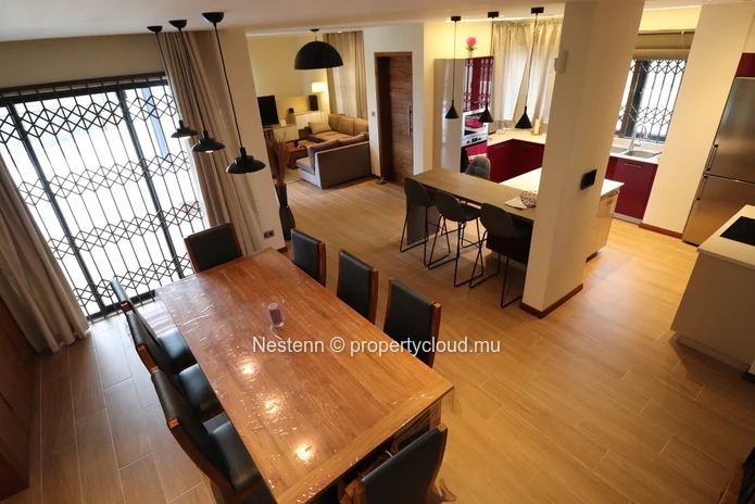 Spacious 6-bed house located near the beach 