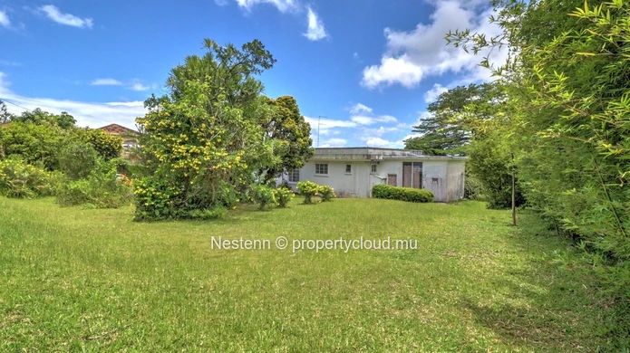 Exceptional property of 5,800 m² 
