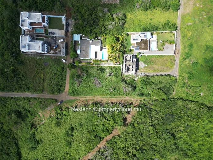 Residential land 844m2 10mins from the beach
