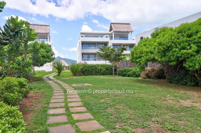 Magnifique duplex de 3 chambres avec piscine privée et vue sur la mer
