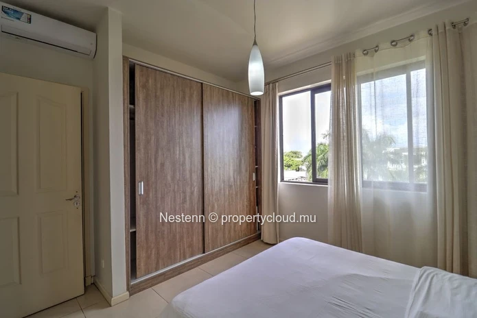 Beautiful three-bedroom apartment with terrace and sea view