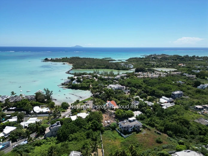 Vie de luxe dans un penthouse avec vue panoramique sur l'océan