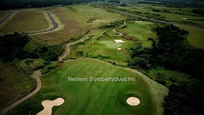 Vivez au cœur d'un domaine de golf prestigieux entouré par la nature