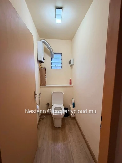 Contemporary 3-bedroom apartment close to amenities
