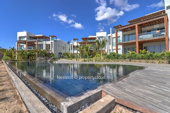 Spectacular beachfront 2-bed penthouse 