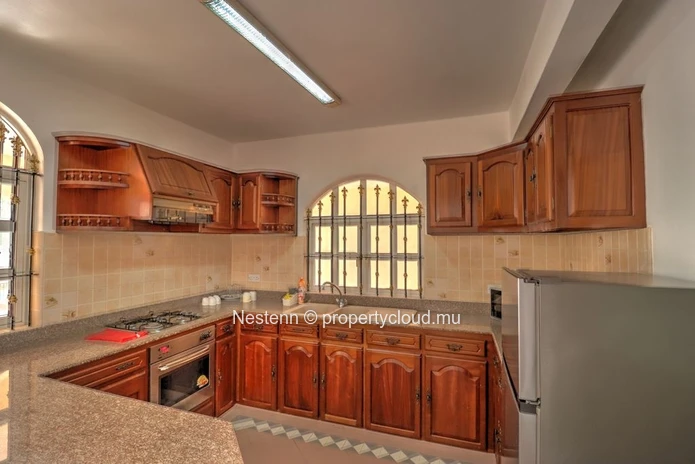 2-Bedroom Apartment with direct beach access