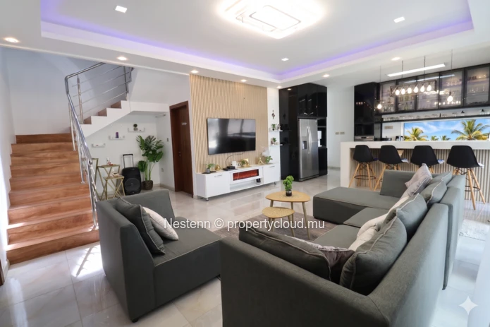 Modern Duplex Villa in Cap Malheureux with 5 bedrooms, private pool, American kitchen, and fully furnished, ideal for...