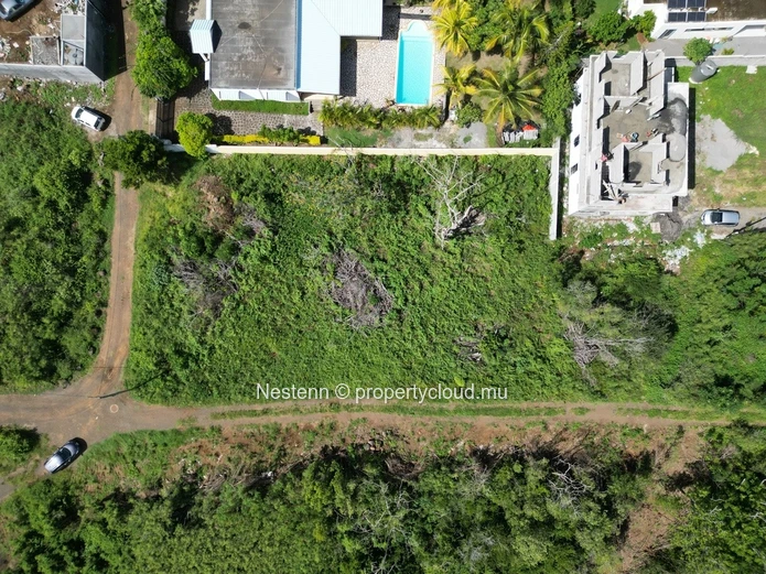 Residential land 844m2 10mins from the beach