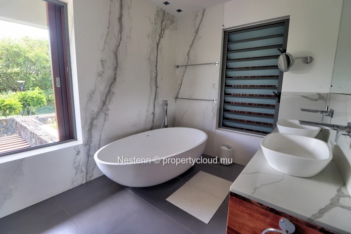 Exquisite villa on Anahita's Golf Estate: A fusion of luxury and natural elegance