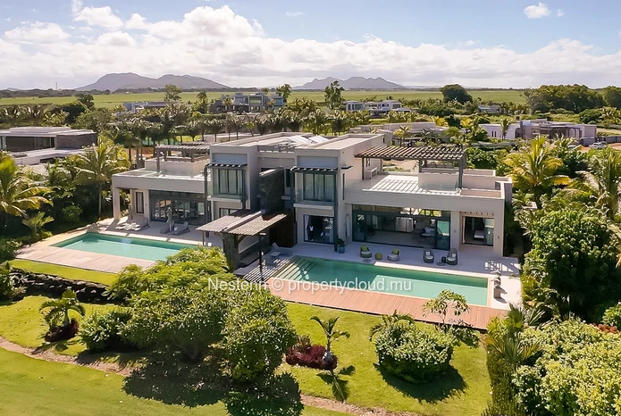 Villa juxtaposée vue mer: la maison de vos rêves vous attend !