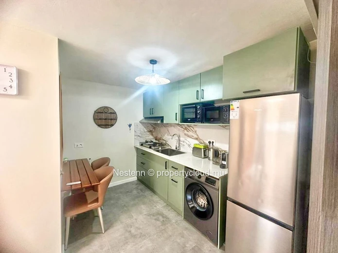 Studio moderne en bord de mer avec terrasse privée près de la plage 