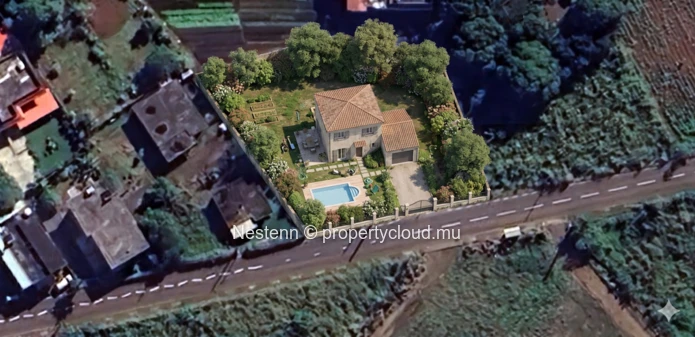  Exceptional pied-à-terre: 882 m² of serenity 5 minutes from the airport