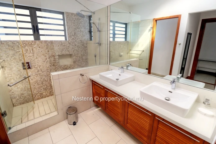 Penthouse de 3 chambres avec sa vue sublime sur la mer