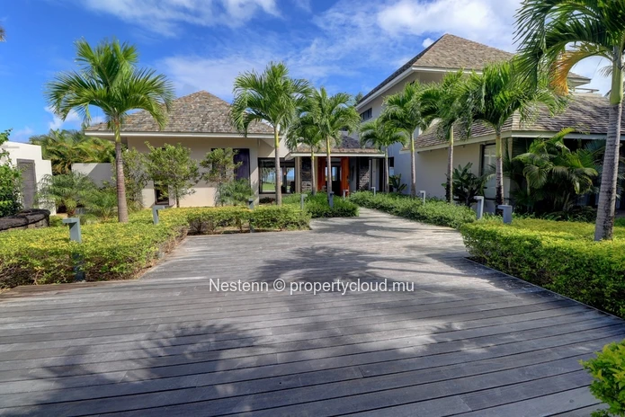 Beautiful 5-bed sea view villa on Ernie Els Golf Course