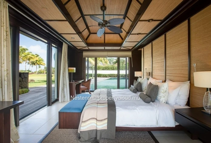 Villa moderne et spacieuse de 5 chambres avec une vue imprenable sur le parcours de golf