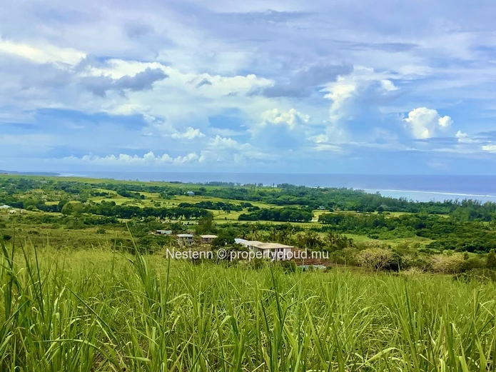 Land of 35,981 m2 with breathtaking views of the entire wild South, ideal for a real estate project.