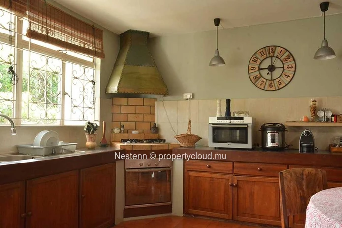 Maison de 4 chambres dans un quartier résidentiel recherché