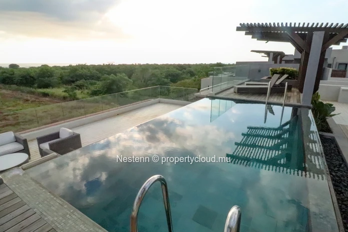 Luxury apartment with sea view - 3 bedrooms, top floor 