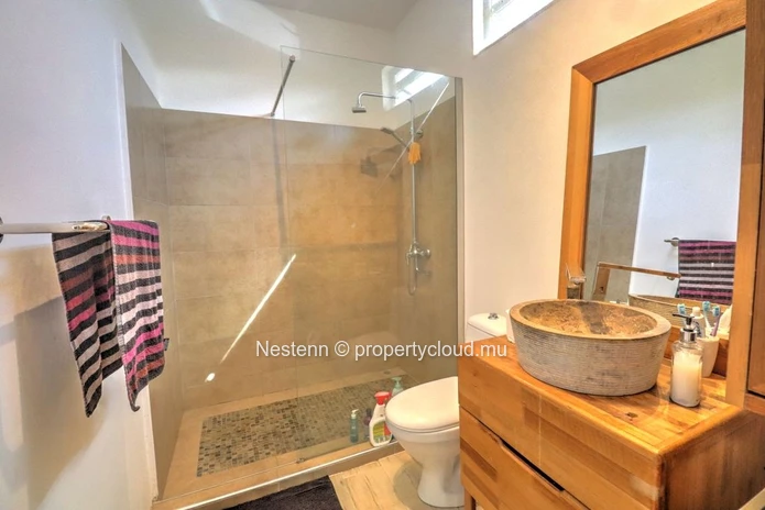 Charmante villa tropicale de 2 chambres avec piscine et jardin privés