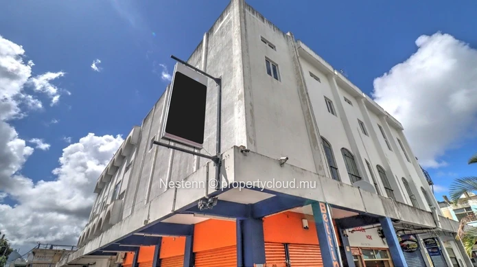  Bâtiment stratégique de 2 158,1 m² 