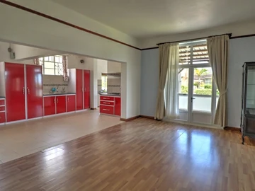 6 Bedroom House