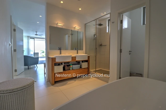 Luxueuse villa de 4 chambres avec accès privé à la mer