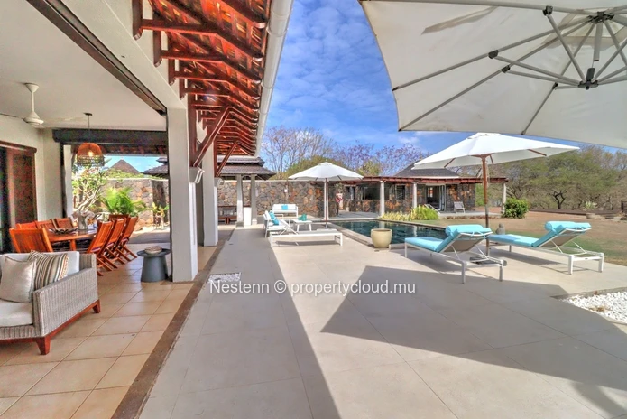 Superbe villa de 5 chambres située dans un domaine golfique