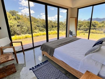 6 Bedroom House