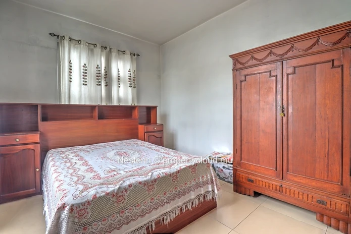 Chapman view : Maison contemporaine avec cadre montagneux et sérénité