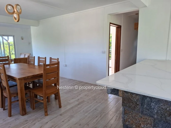 3-bedroom apartment with mountain view.